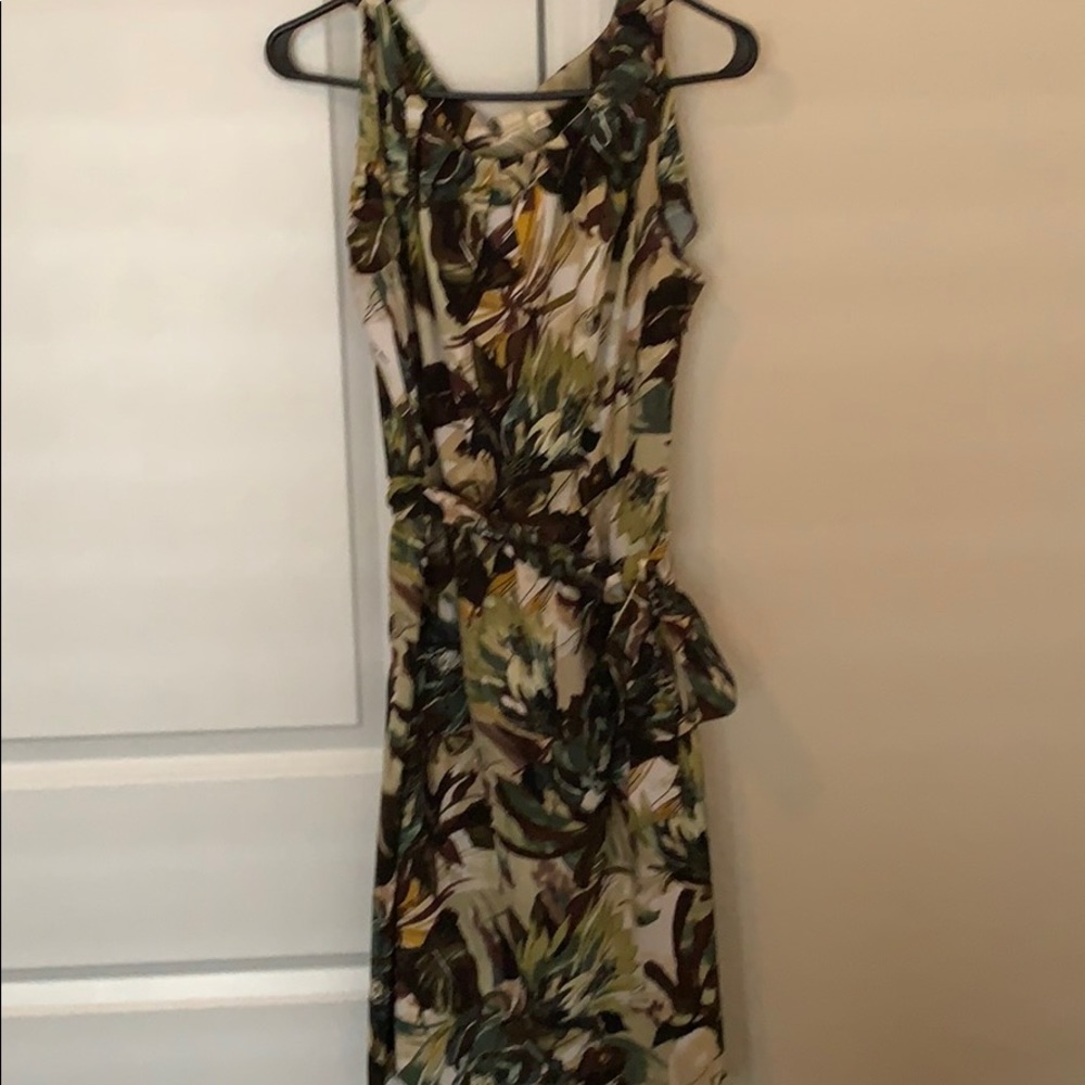 Gorgeous leafy flower dress
